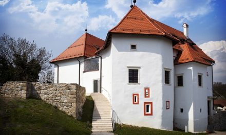 Romantični grad na Notranjskem, eden najlepših v Sloveniji