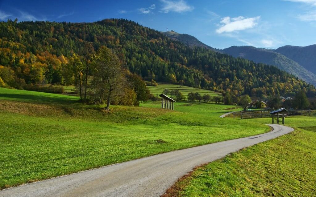 Kamorkoli greš imej odprto srce. Obišči Cerklje.